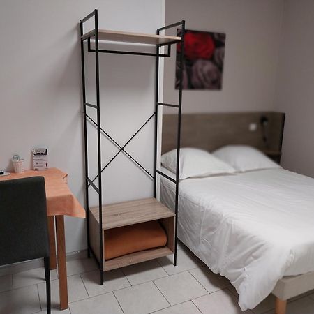 Le Petit Logis Ξενοδοχείο Beaumont-en-Véron Εξωτερικό φωτογραφία