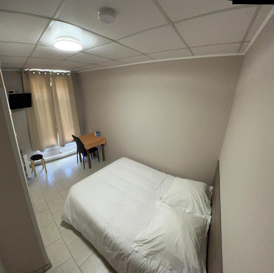 Le Petit Logis Ξενοδοχείο Beaumont-en-Véron Εξωτερικό φωτογραφία