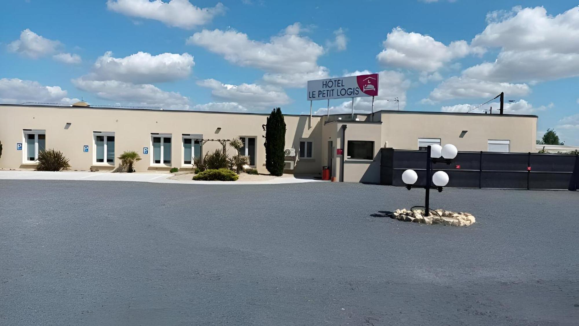 Le Petit Logis Ξενοδοχείο Beaumont-en-Véron Εξωτερικό φωτογραφία